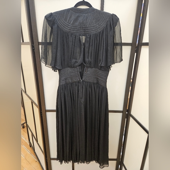 Beautiful swan detailed dress in black - Picture 3 of 5